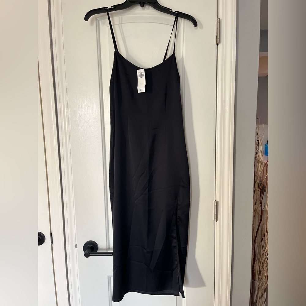 NEE with tags!!! Abercrombie & Fitch black slip dress with slit - size x small